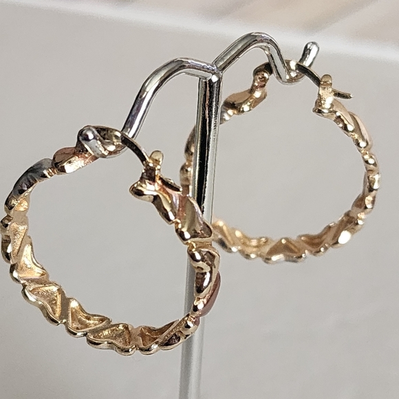 Tri Color Gold Filled Hoop Earrings Hearts Design New - Picture 6 of 8